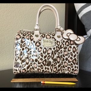🎀 Hello Kitty Animal Print Purse 🎀